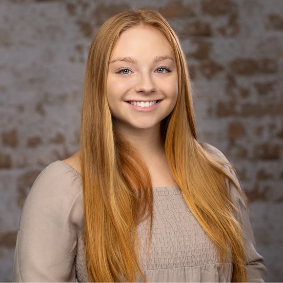 Meet your Posher, Megan - Picture 2 of 3